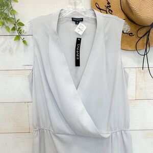 Tahari Light Gray Sleeveless Top Medium M